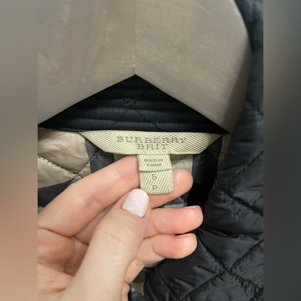 Burberry Black Quilted Snap-Front Puffer Jacket - Picture 4 of 4